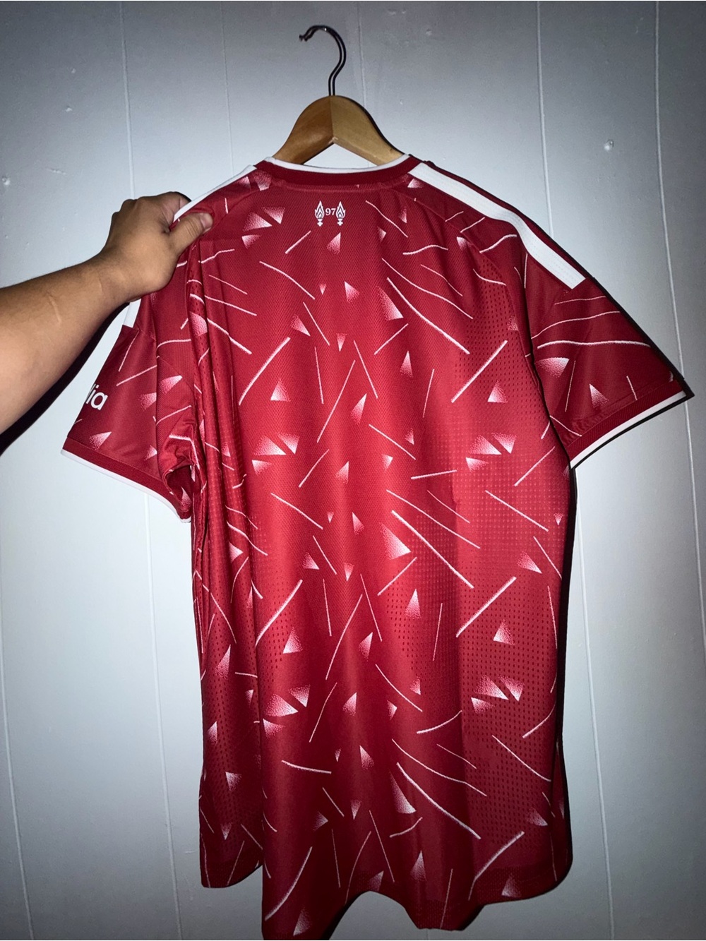 Men adidas Authentic Liverpool LFC jersey size L - Picture 6 of 7
